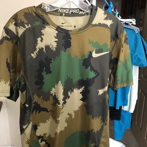 Mens Nike Pro Hypercool Camo Tee M